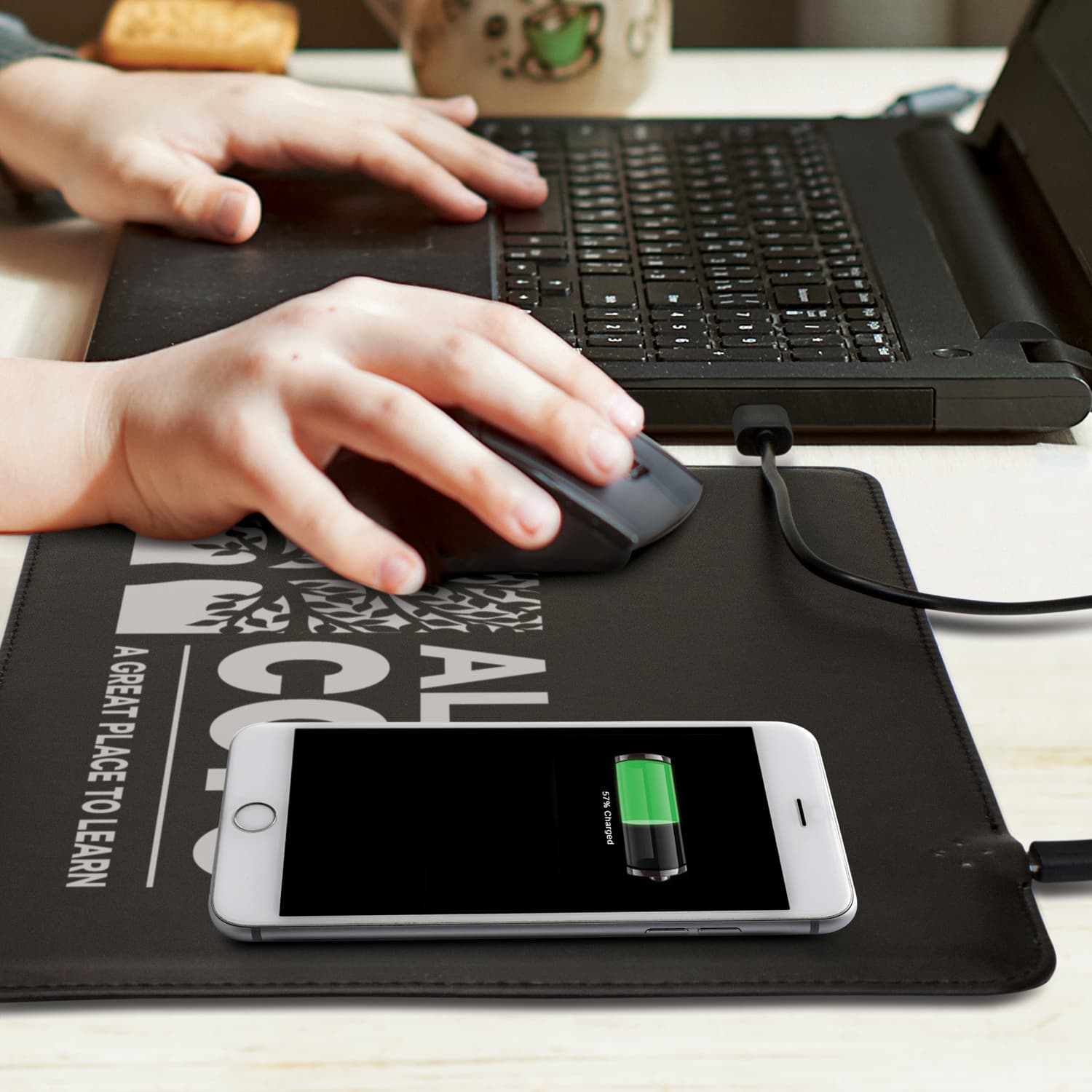 Davros Wireless Charging Mouse Mat · Product view