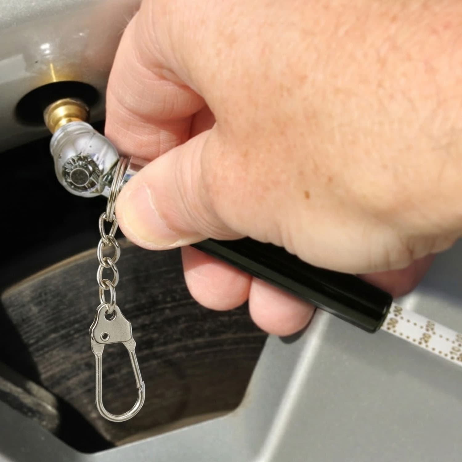 Tyre Pressure Gauge Key Ring · Product view