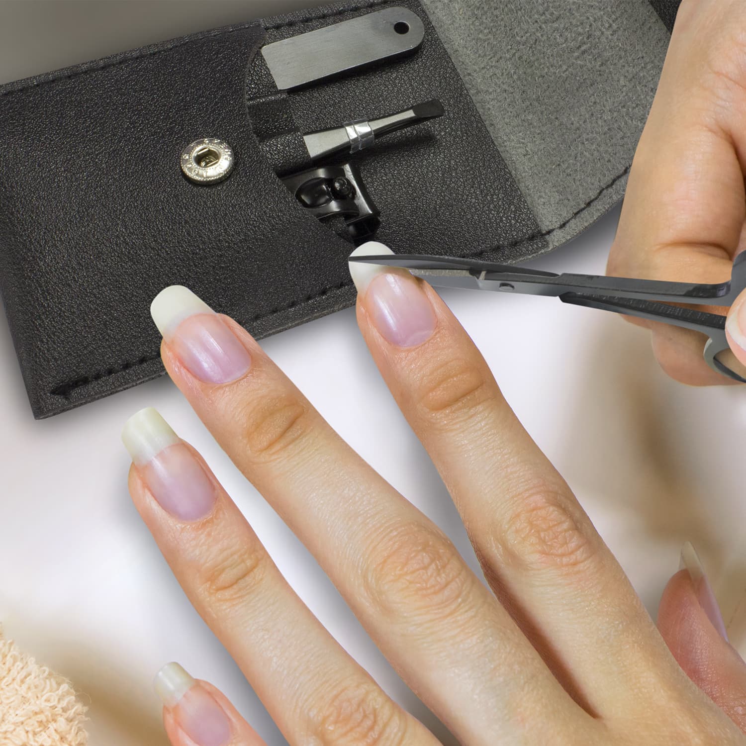 Estima Manicure Set · Product view