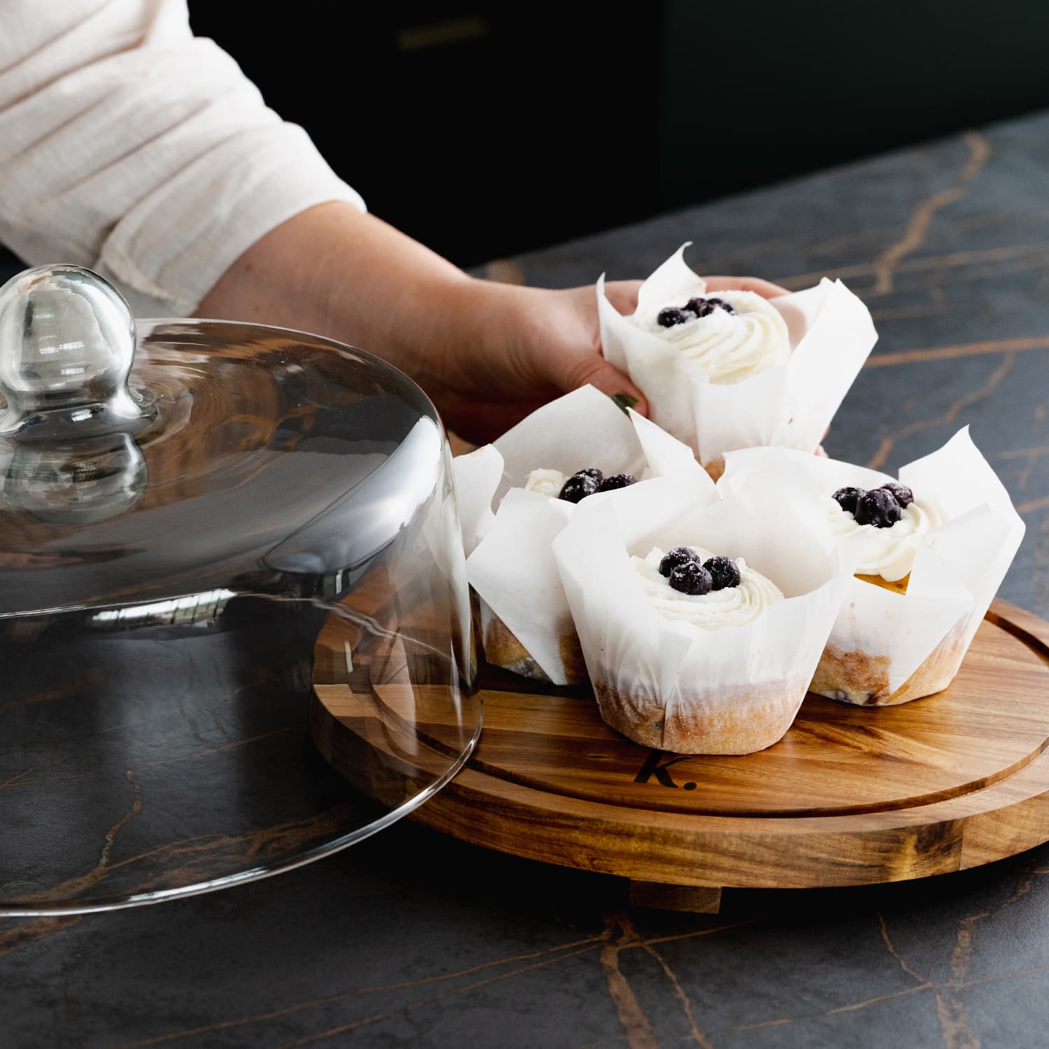 Keepsake Cake Display · Product view