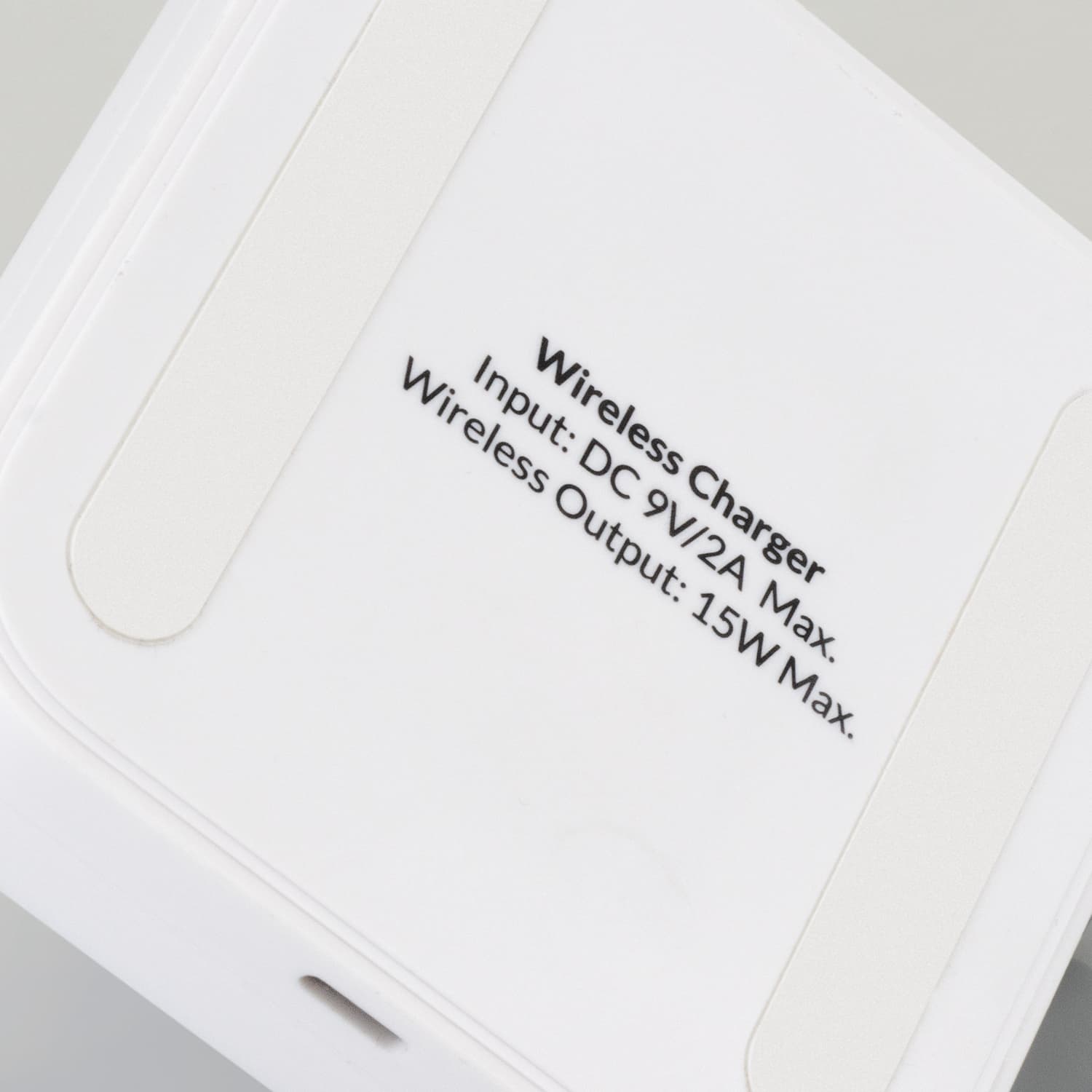 Flex Wireless Fast Charging Stand · Product view