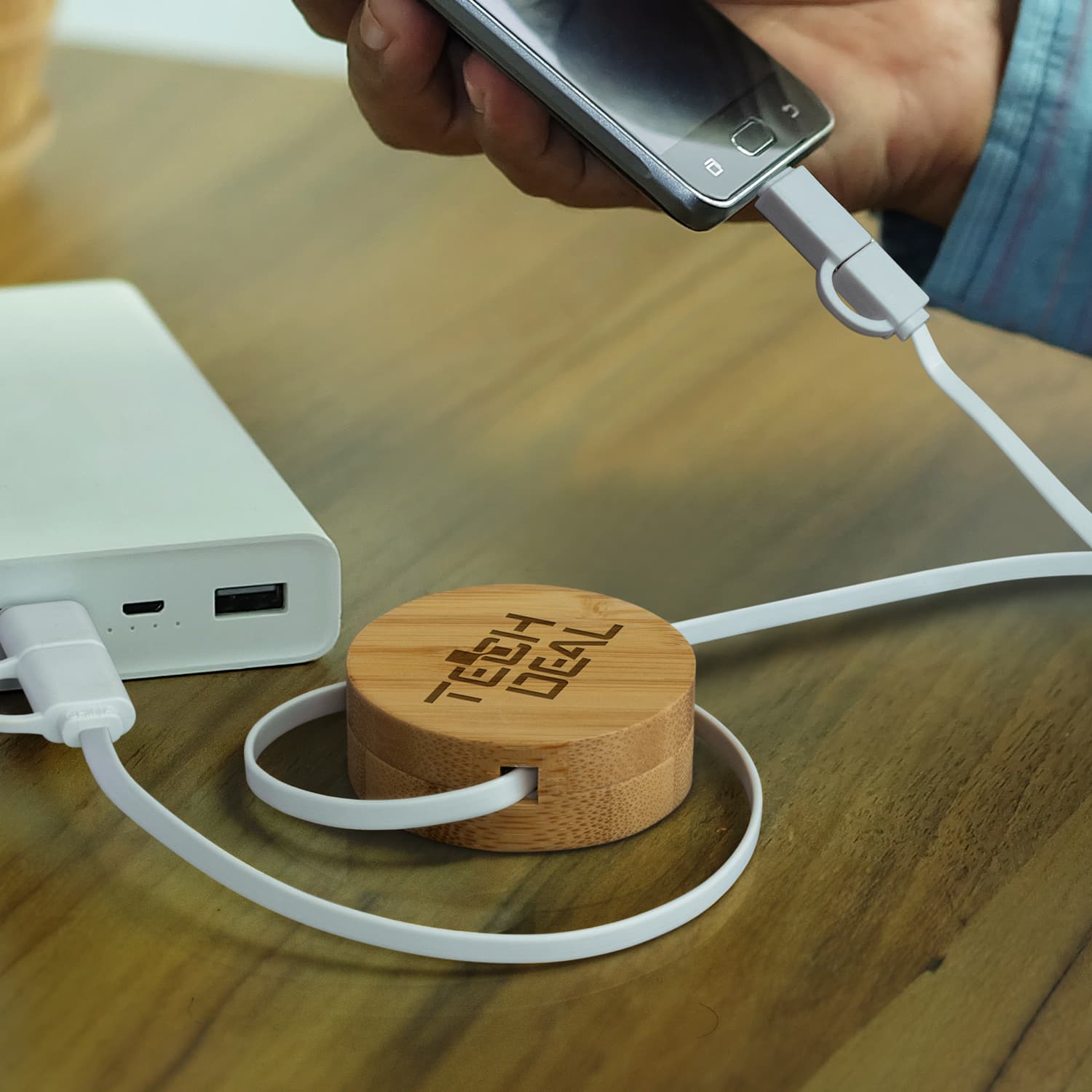 Bamboo Retractable Charging Cable · Product view