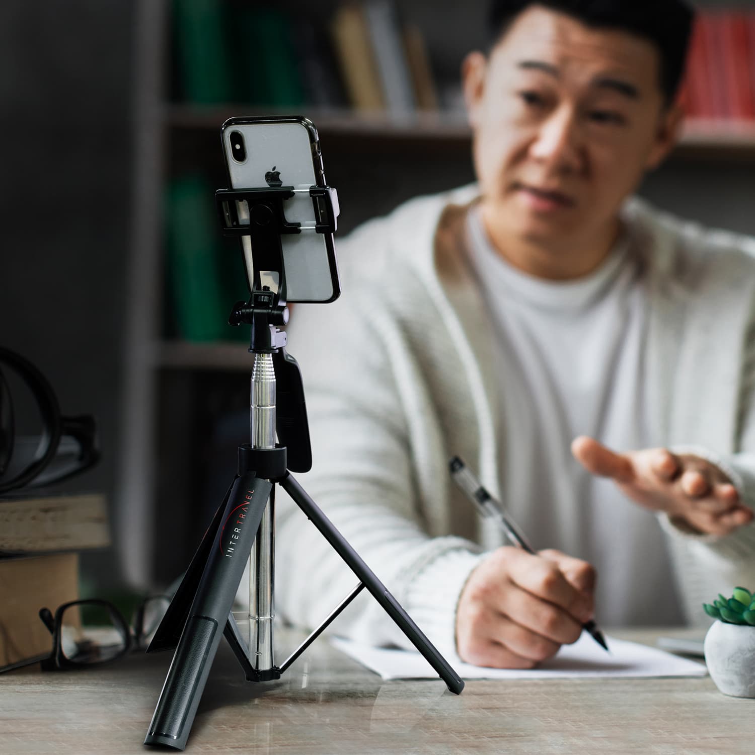 Creator Selfie Stick Tripod · Product view