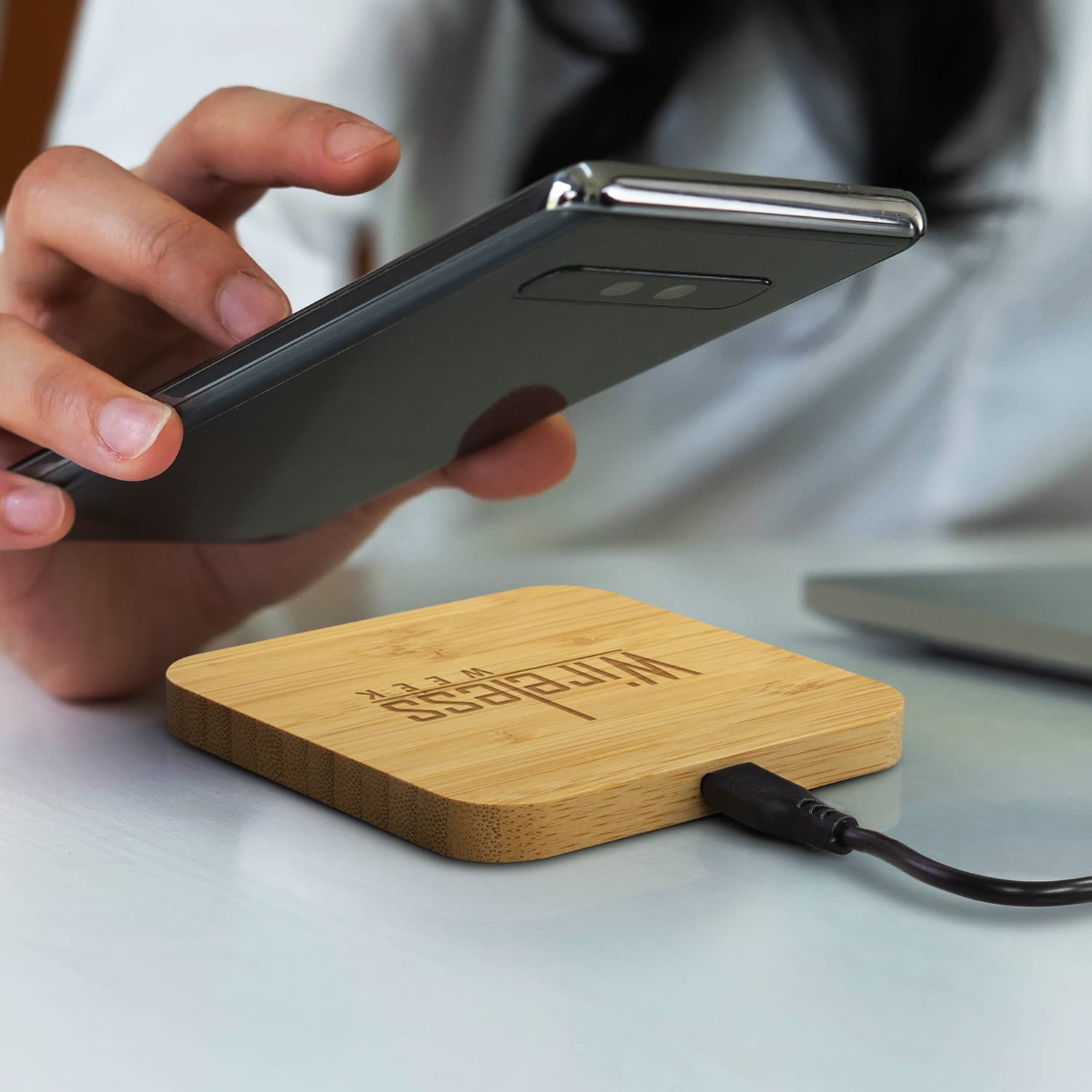 NATURA Bamboo Wireless Fast Charging Hub · Product view