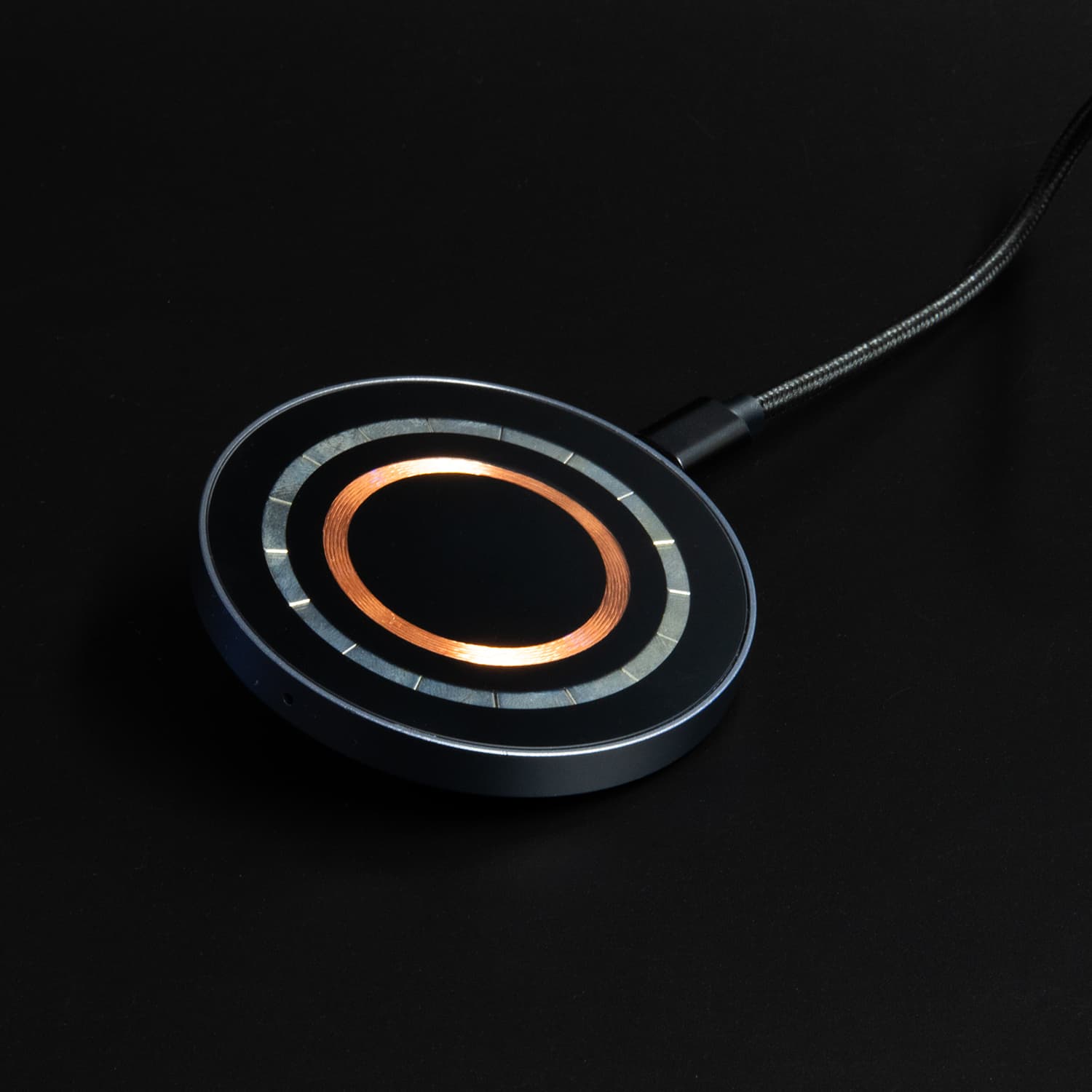 INGENIO Arc Single Wireless Charger · Product view