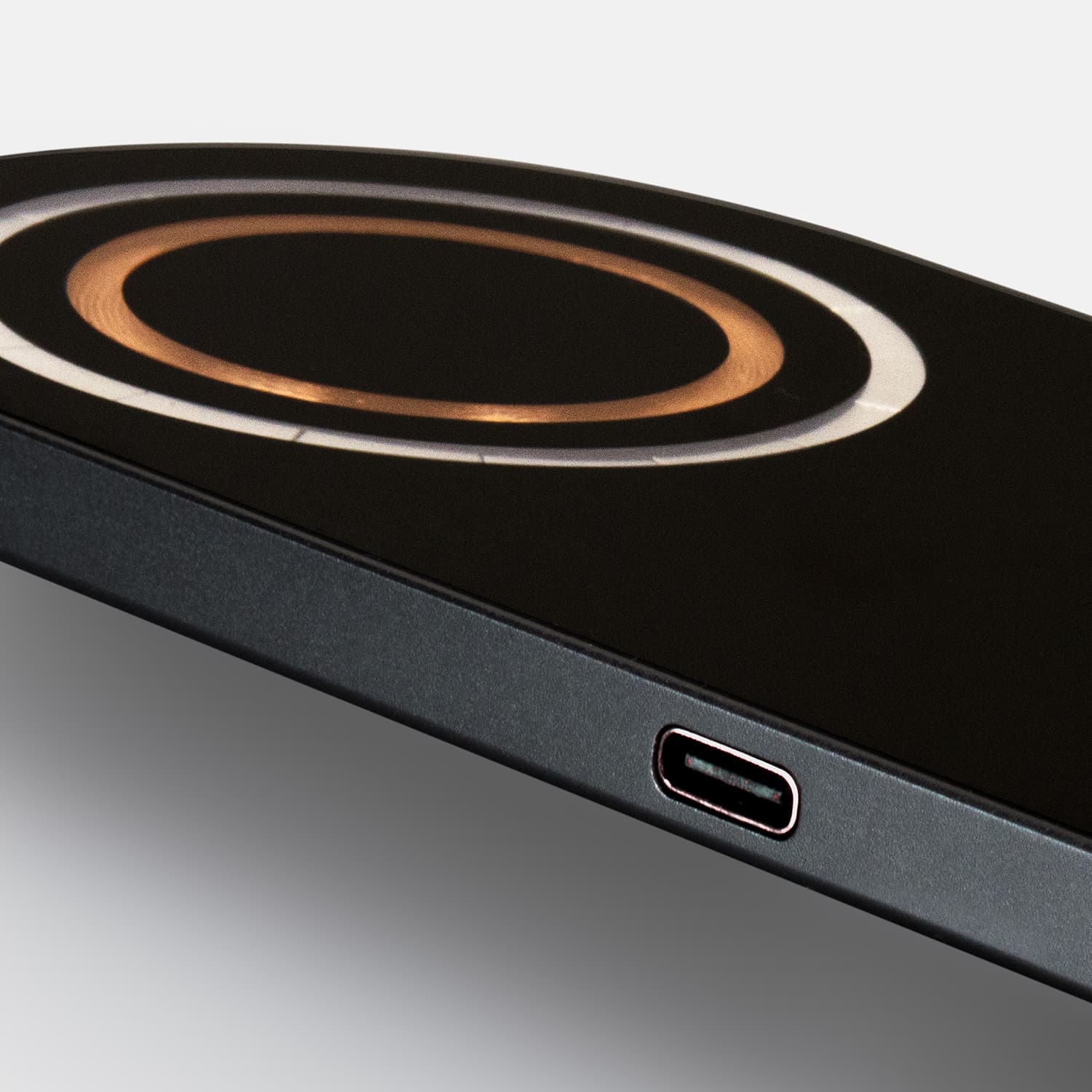 INGENIO Arc Dual Wireless Charger · Product view