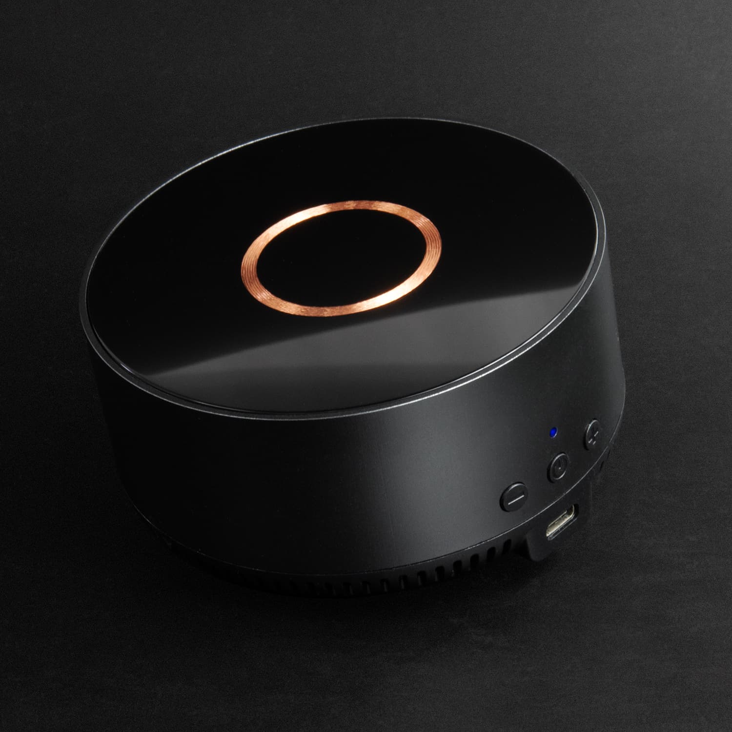 INGENIO Arc Wireless Charging Speaker · Product view