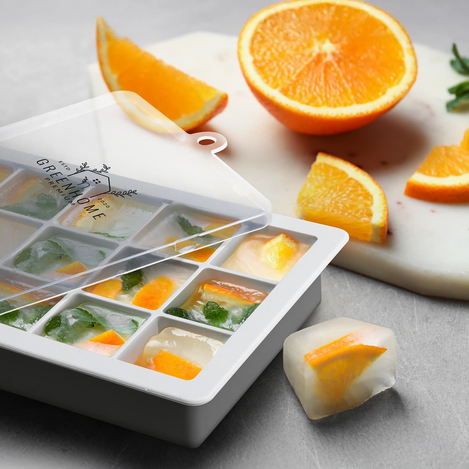 Blizzard Ice Tray with Lid · Product view