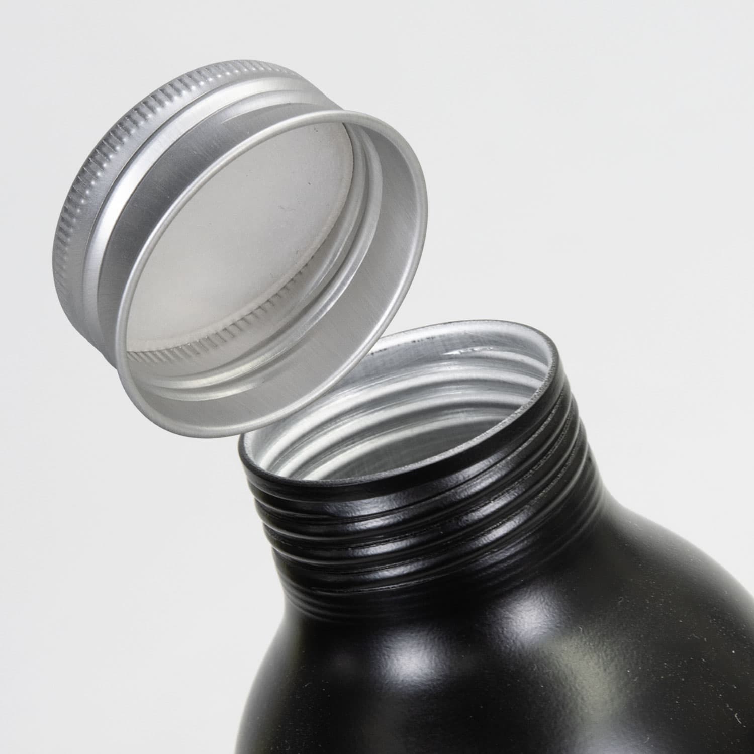 Octiva Aluminium Bottle 630ml · Product view