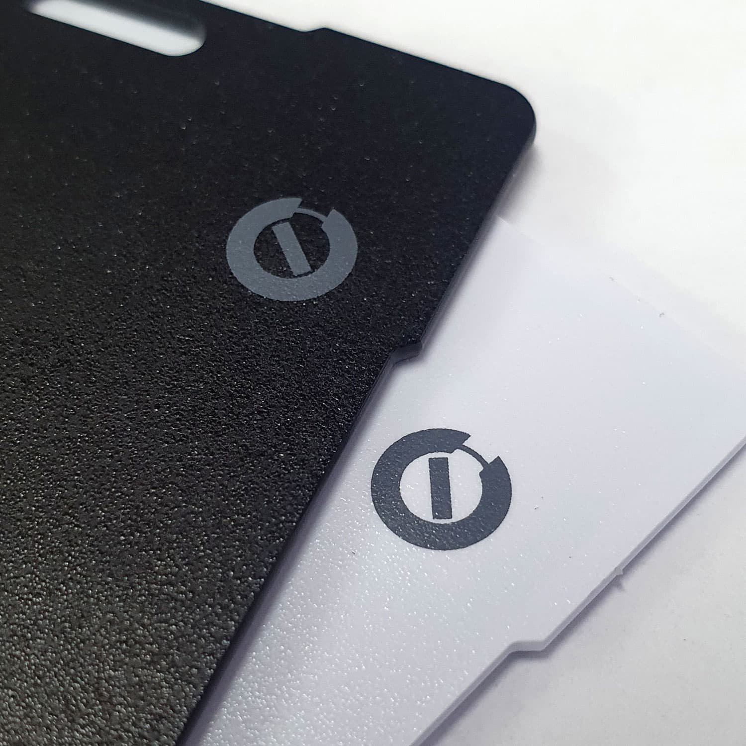 Carbon Bluetooth Tracker · Product view