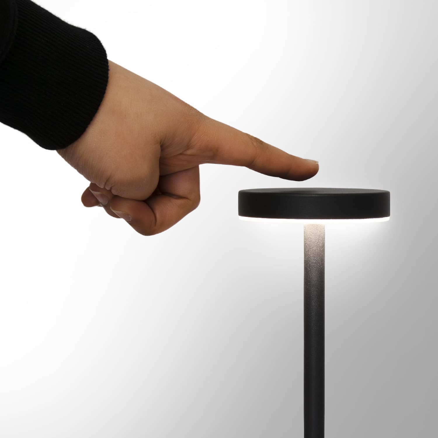 Nouveau Rechargeable Table Lamp · Product view