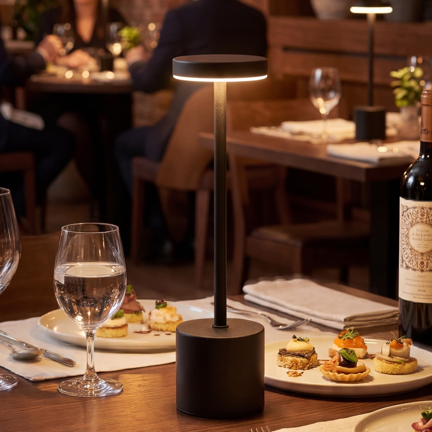Nouveau Rechargeable Table Lamp · Product view