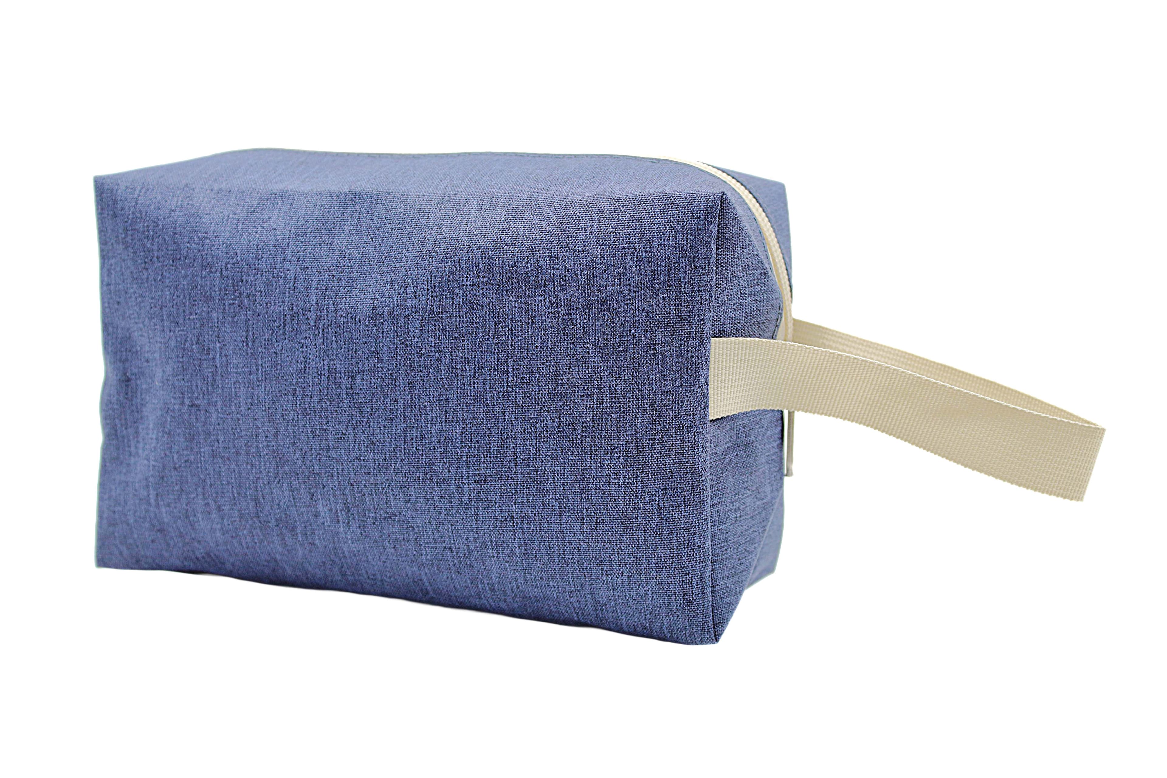 Cambria Pouch Bag · Product view